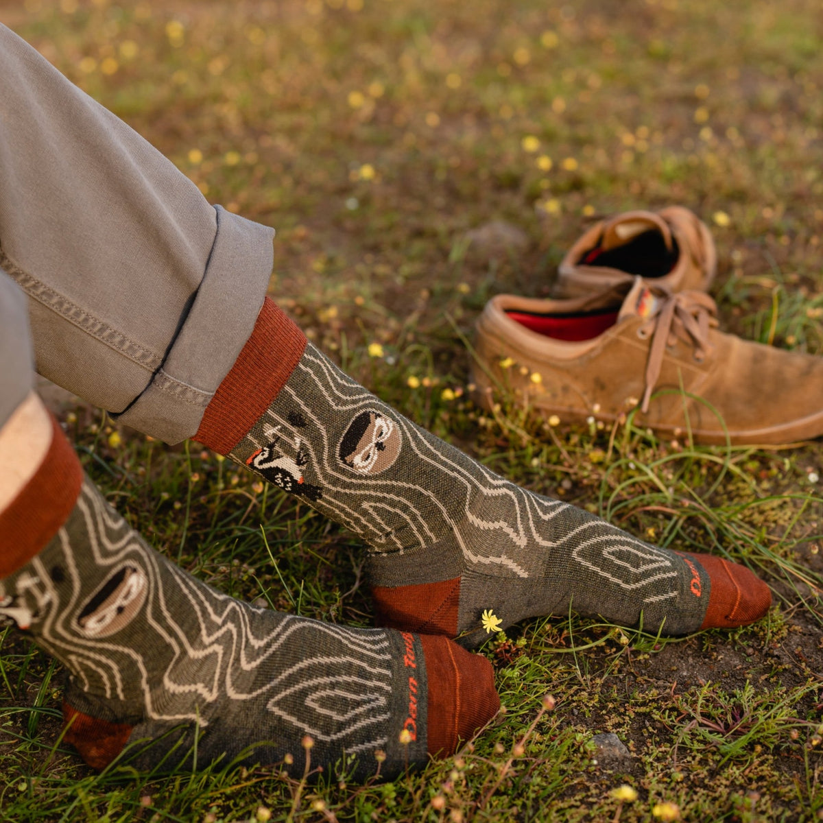 Darn Tough Men's Woody Crew Lightweight No Cushion Lifestyle Sock - Shoetopia Footwear