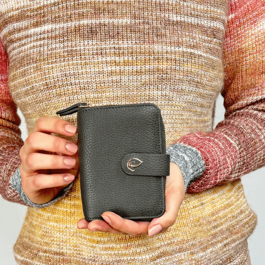 Espe Cora Small Zip Wallet - Shoetopia Footwear