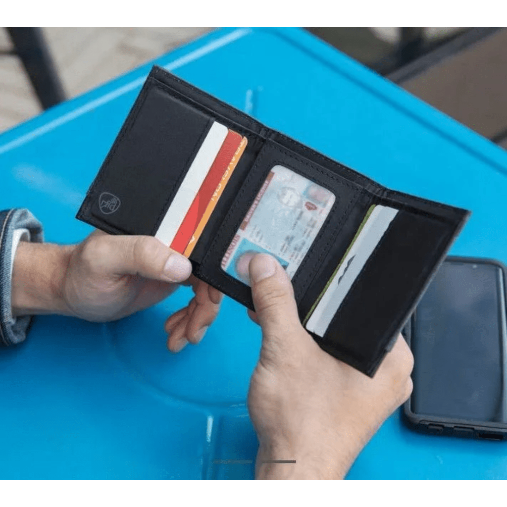 Travelon RFID Blocking Trifold Wallet - Black - Shoetopia Footwear